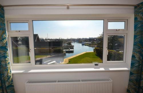 Coots - beautiful property in the heart of Wroxham sits on the waterside - Photo 12