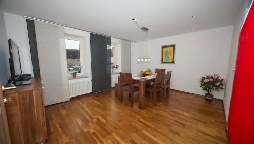 gemütliche 4 Zimmer Wohnung mit Einzelbetten, Küche und Badezimmer - Foto 4