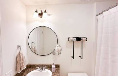 Crescent Gardens-3 Miles from UA - Foto 2