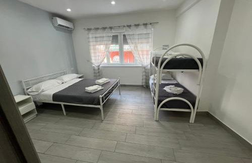 Dimora di Antonietta Room - near Train Station & Wi-Fi - Foto 1