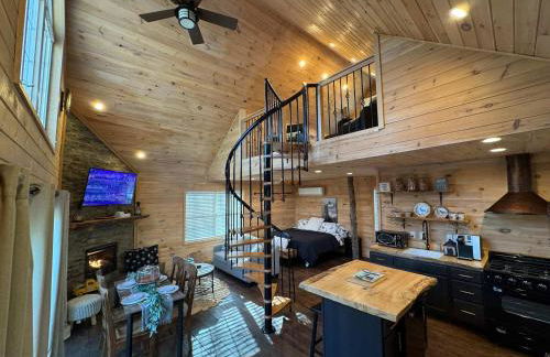 Treehouse Duo Lakefront 2 Private Hot Tubs - Photo 5