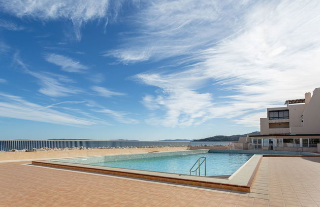 1 bedroom Apartment in Bormes-les-Mimosas with swimming pool and terrace - Photo 24