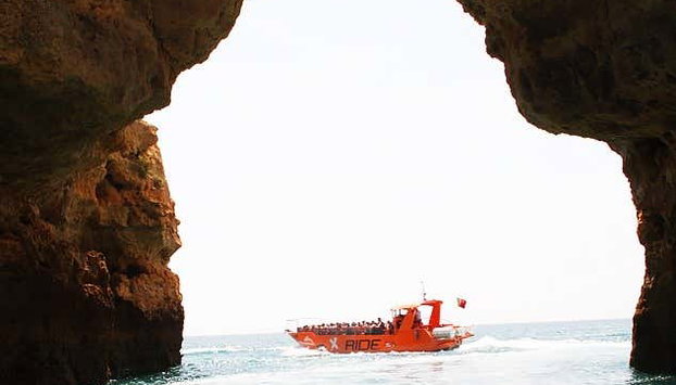 Paseo en barco por las cuevas del Algarve al atardecer - Foto 3, Recorriendo las cuevas del Algarve