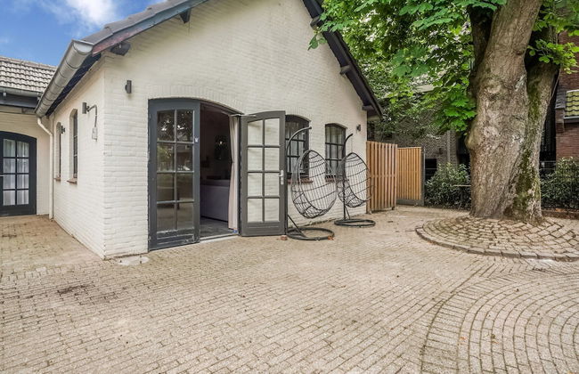 Spacious Holiday Home the Centre of Grubbenvorst - Photo 1