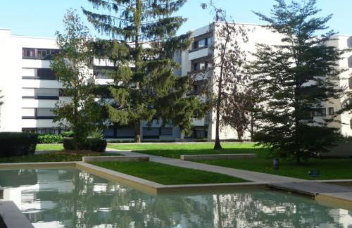 Sunny Flat, parking & RER C and H - Foto 15