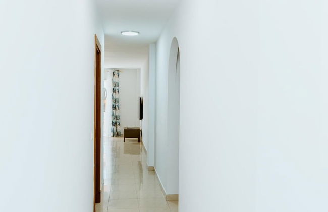 Seaview Splendor 2 Bedroom Modern Comfort - Photo 9