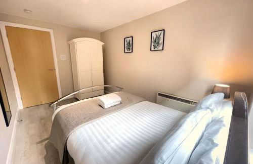 City Centre 2BR Apartment, Free Parking! - Foto 8