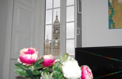 Rua Nova Apartment 28, 3 Dormitorios, WIFI, PS4 y Netflix, a 200m Catedral - Foto 34