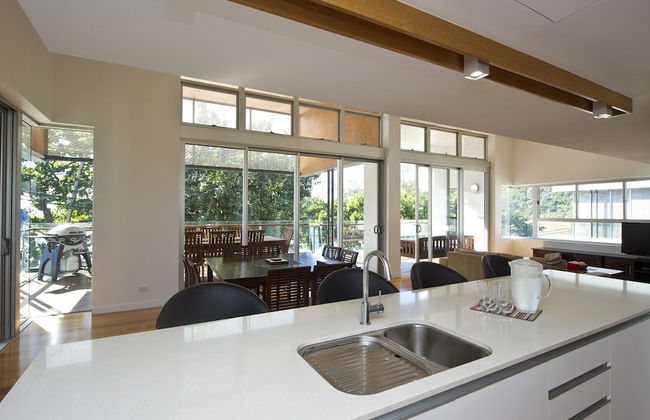 Maggies Beachfront Apt. 5 - Photo 5