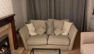 10 mins from Gatwick, jacuzzi, 8 persons - Foto 4