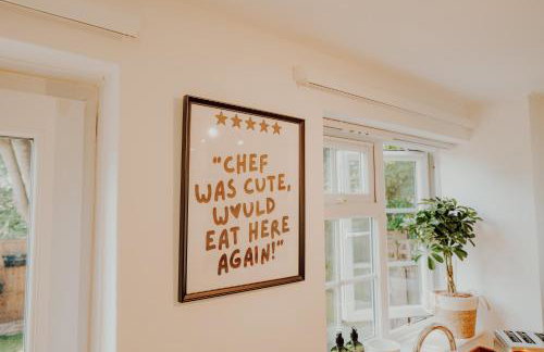 NovaCrest - Stylish 3 Bedroom with Parking - Sleeps 5 - Foto 37