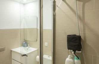 Charming 2 Bedroom Apartment with FREE PARKING close to Torre del Oro by Ocityzen - Foto 38