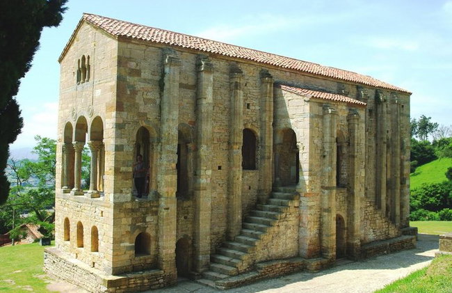 Tour privato di Oviedo con biglietti per le chiese preromaniche - Foto 3