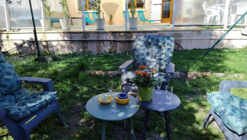 Gites l’Olivier avec piscine - Foto 2, Garden, Garden view