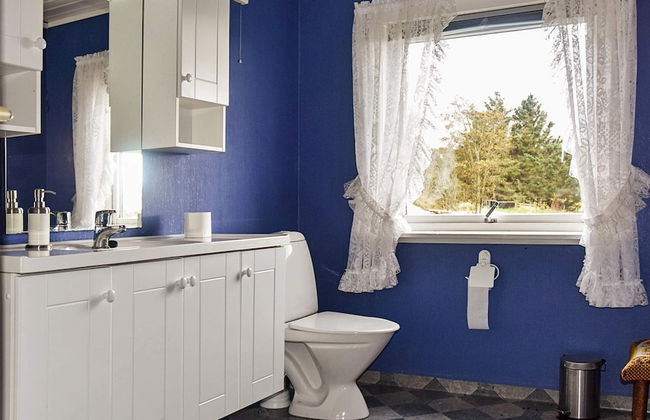 8 Person Holiday Home in Finnas - Foto 18