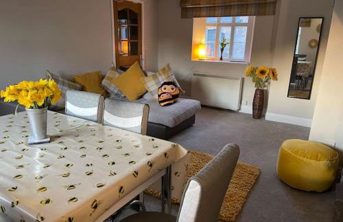 Yew Tree Cottage, 3 bedroom, 4 Church Row Defynnog - Photo 1