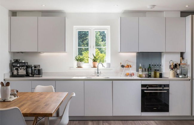 2 Bed 2 Bath Apt Close to Reigate Station - 2230 - Foto 19