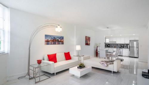 Sunny Isles Ocean Reserve Superb Condo Apartments - Foto 2