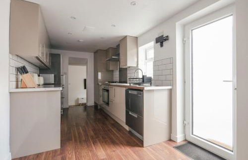 Spacious 3 Bedroom Home with PS5 and Pool Table Near O2 Arena Canary Wharf and Elizabeth Line to Central London - Foto 59