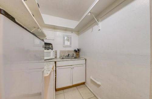 8 Mi to Beach! Miramar Guest Suite with Pool Access - Photo 15