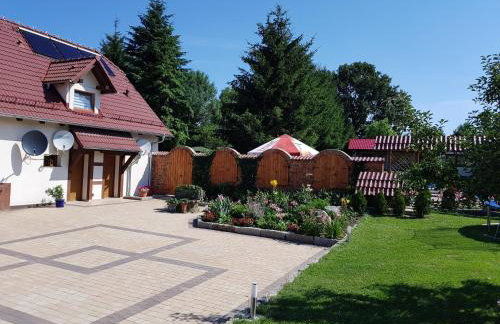 Cudowny Zakątek z Ogrodem i Basenem - Foto 13