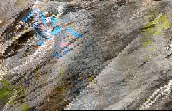 Descenso de cañones en el barranco de la Manta - Foto 3