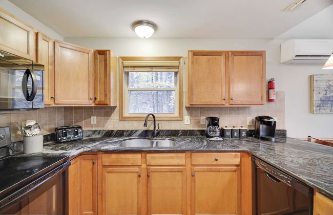 Woodland Oasis by Avantstay Hot Tub, Firepit, Walk to Lake - Photo 15