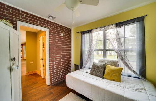 Lakefront Afton Home with Hot Tub and Game Room! - Foto 15