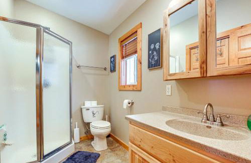 Private Dock, BBQ Ready Lakefront Fifield Home! - Foto 25