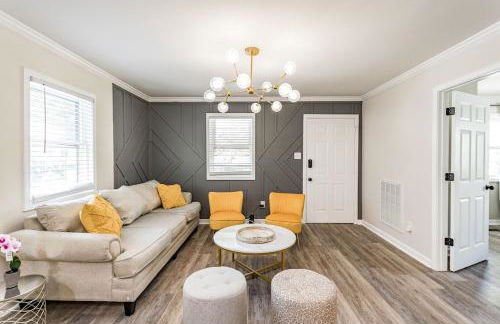 Renovated house close to Dtown Durham w king bed - Photo 1