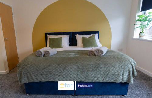 Large 2 Bedroom Apartment By The One Retreats Short Lets & Serviced Accommodation Horley Close To Gatwick Airport - Foto 24