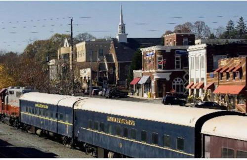 King Bed Bungalow Just Feet from Historic Main Street - Foto 33