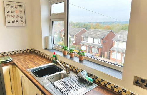 Lovely 4-bed home sleeps 8 Nr Bolton Stadium & M61 - Photo 24