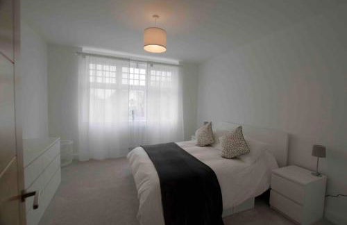 New stylish 4 bed house moments from Clacton beach - Foto 33