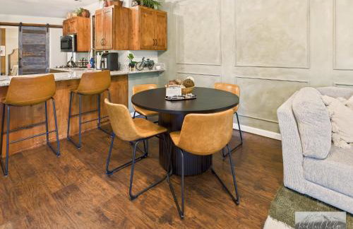 Beautiful Country Apartment, AC, Pickleball, Billiards, Playground, Gardens - Foto 13