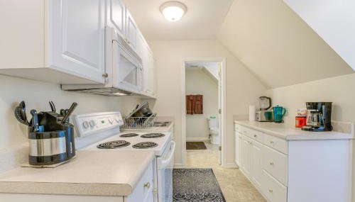 Hike, Golf and Boat Wake Forest Home with Yard - Foto 2