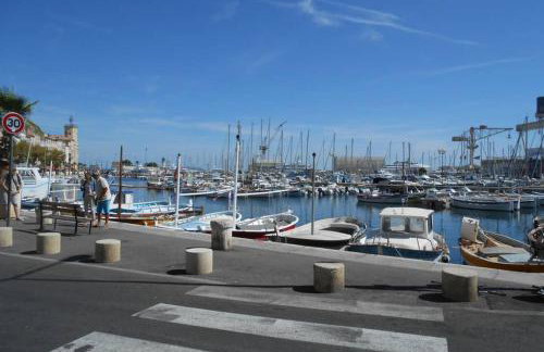 Particulier loue T3 en rez de jardin à 30 mètres de la plage avec un double box - Photo 32