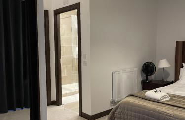 The Crimsons, with free parking, Harlow - Foto 3