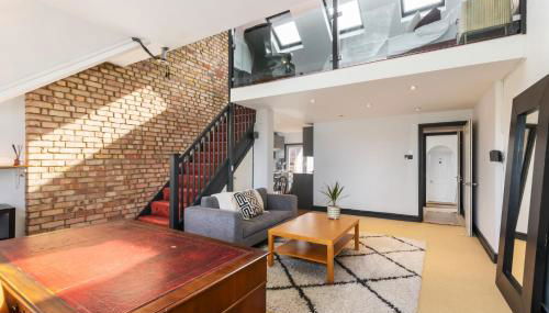 Designer 1 bed Loft Apartment, SW16 - Foto 2