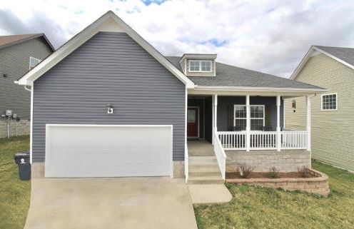 Cozy & Airy Retreat with Lots of Character - Foto 45