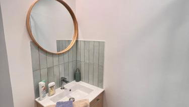 Real Parisian apartment with 2 bedrooms and AC - Foto 5