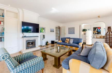 Bright 3 BDR Duplex House With Pool by LovelyStay - Foto 20