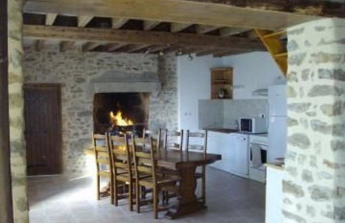 Gîte de charme rénové avec cheminée, terrasse et proche randonnées - Capacité 13 pers. - FR-1-410-179 - Foto 2