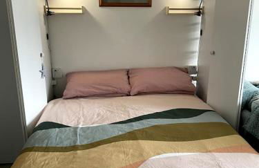 Self-catering studio in beautiful Charmouth - Photo 3
