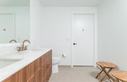 Back-Bay 2BR Condo w Roof top Gym Parking - Foto 37