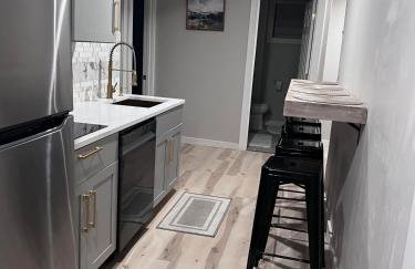 Large Five Bedroom house with outdoor patio with Jacuzzi and television! - Foto 54