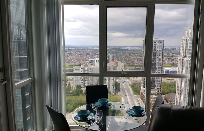 Custom Luxury Suite - By Elite Suites - Photo 15