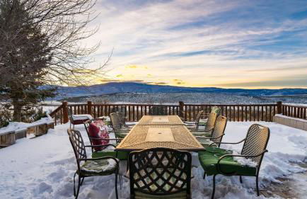 Sleeps 20 Secluded 7BDR Retreat on 71 Priv Acres Elkstone Lodge by AvantStay - Foto 51