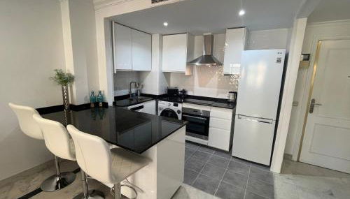 Heart of Puerto Banus newly renavated Free parking , WIFi ,Pool,Gym,Padel court - Photo 2