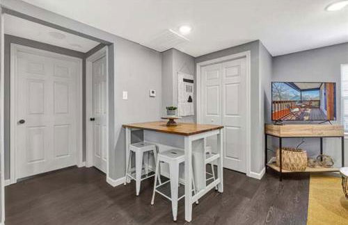 Super Cozy 2 bedroom with Fast WIFI and Queen Bed close to Downtown Houston!! - Foto 3